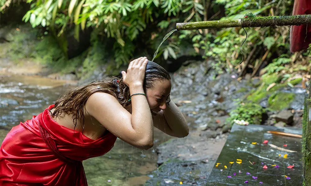 Bali ritual - Pura Taman Pecampuhan