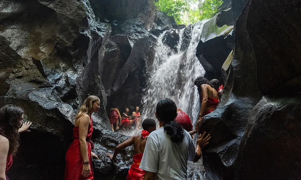 bali ritual - Pura Taman Pecampuhan